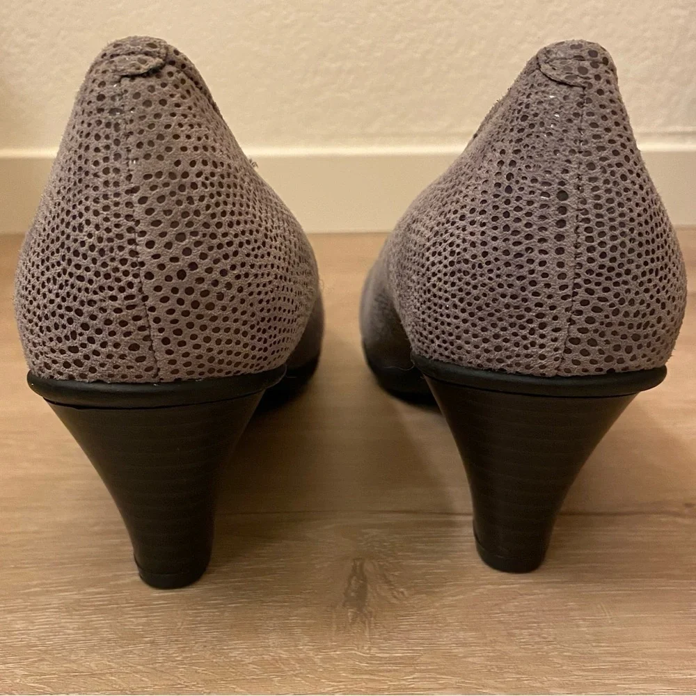 Earth Bijou Grey Printed Leather Suede Dressy Slip On Pumps Sz 9